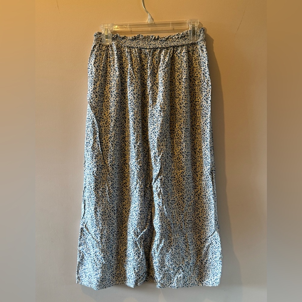 Old Navy Blue and Cream Patterned Skirt